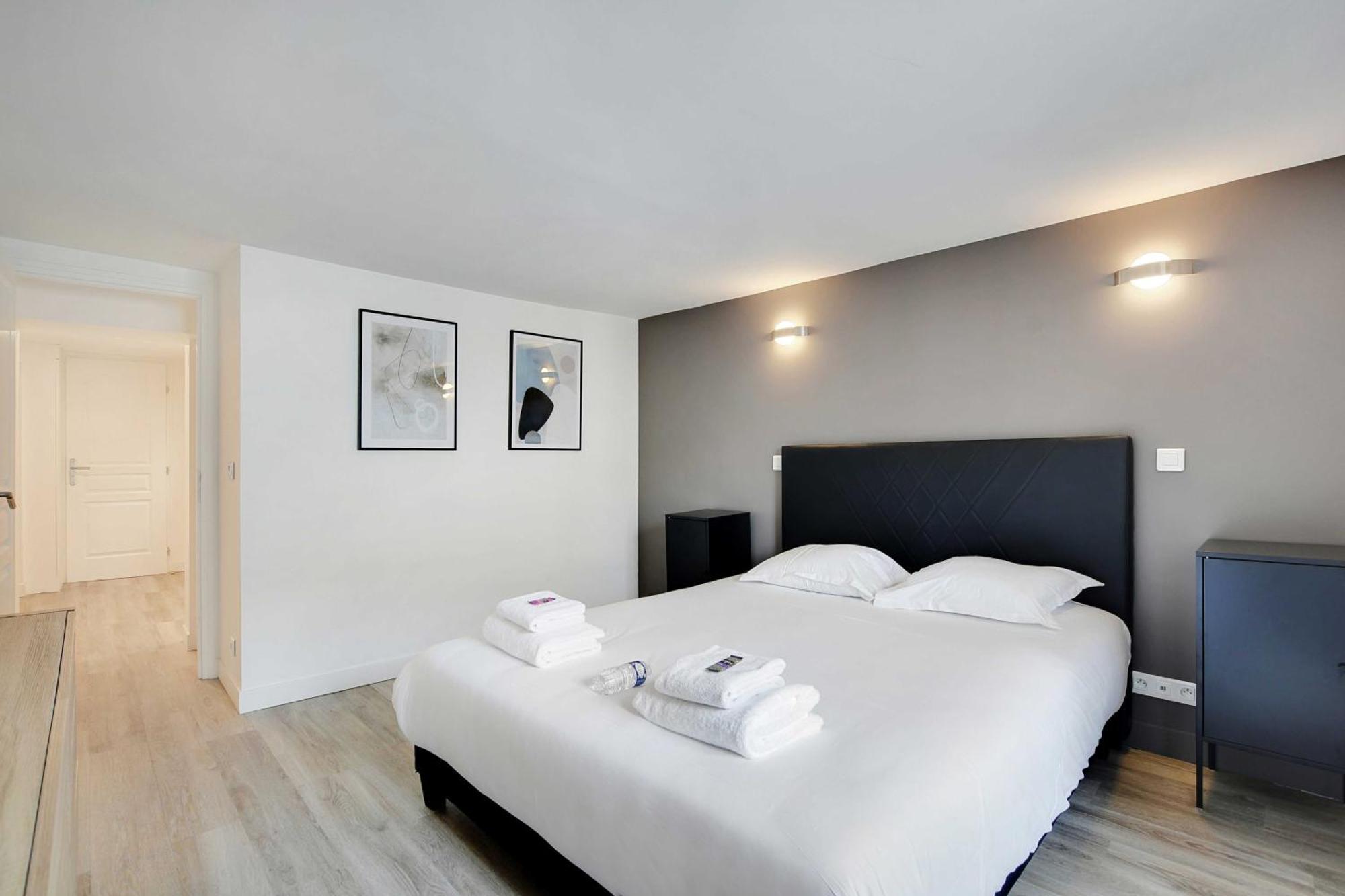 Appartamento In The Heart Of Opera Parigi